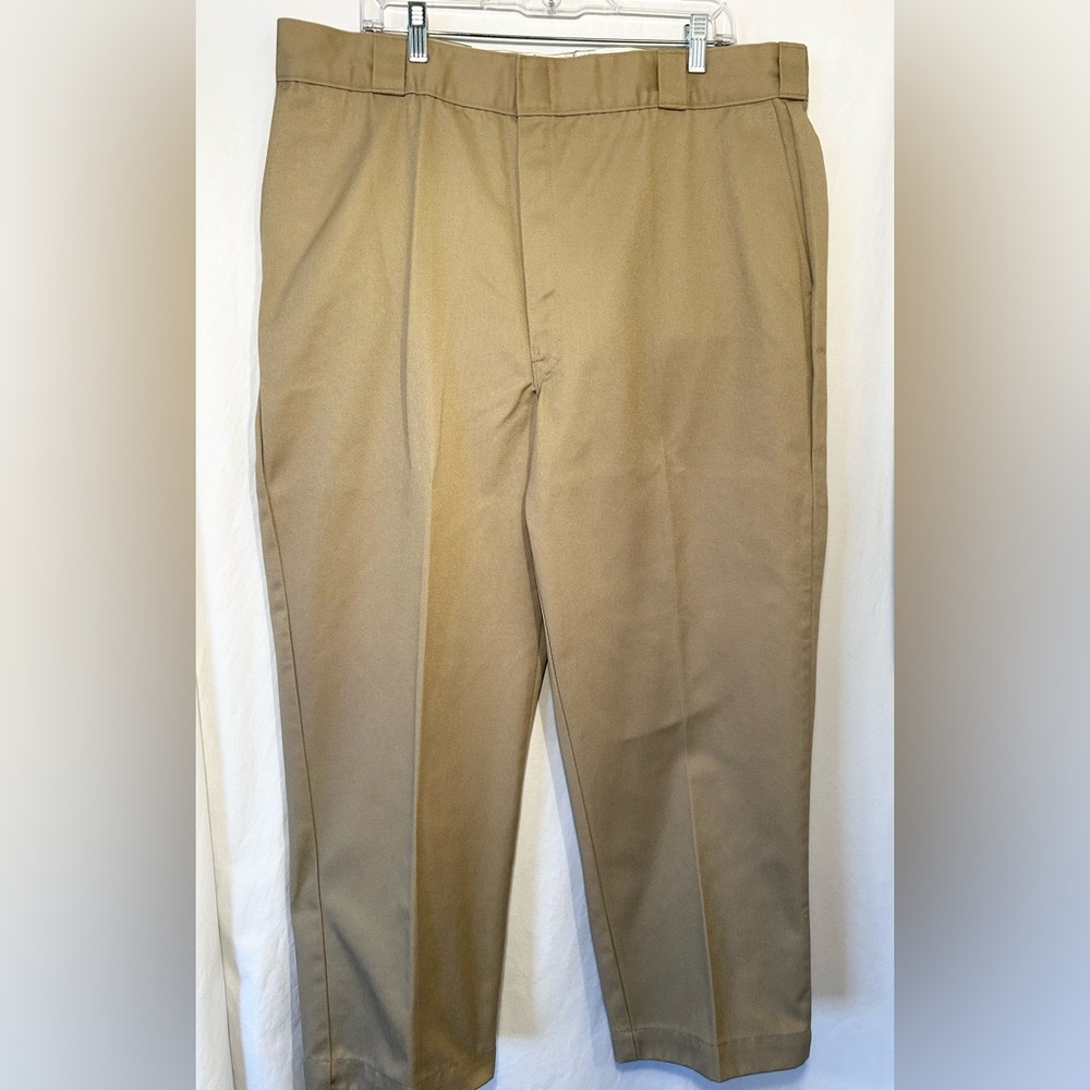 MENS 40 X 27 1/2 (TAGGED 42 X 30) TAN DICKIES HEAVY UNIFORM WORK PANTS
